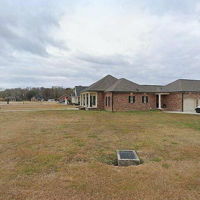 198 Samantha Dr, Thibodaux, LA 70301