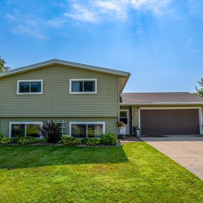 199 Hillcrest Ave, Spicer, MN 56288