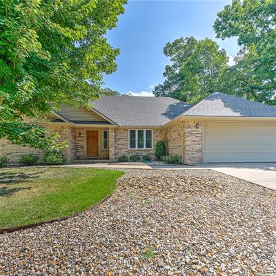 2 Newburgh Ln, Bella Vista, AR 72715