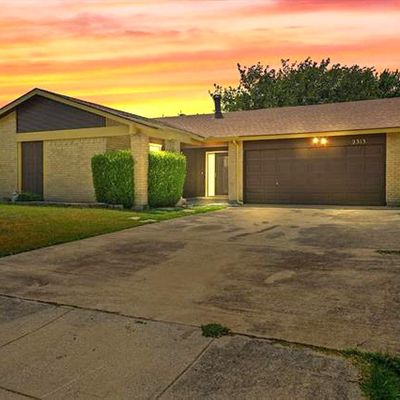 2313 Sheriff Dr, Grand Prairie, TX 75051