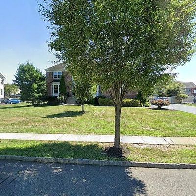 233 Leffler Cir, Florence, NJ 08518