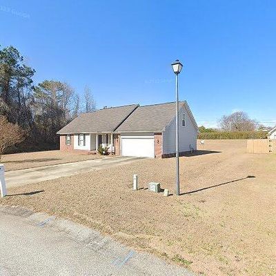 240 Appalachian Dr, Raeford, NC 28376