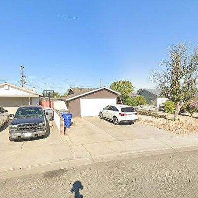 2444 Harvard Ave, Clovis, CA 93612