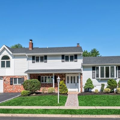 214 Winifred Dr, Totowa, NJ 07512