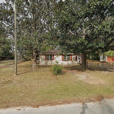 215 E 3 Rd Ave, Crestview, FL 32536