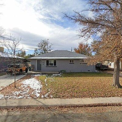 2221 Newark St, Aurora, CO 80010