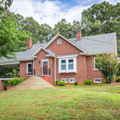 226 Evans St, Morganton, NC 28655