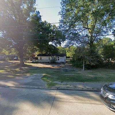 2743 Dr Martin Luther King Dr, Shreveport, LA 71107