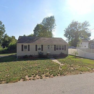 28 Hillcrest Ave, Warwick, RI 02889