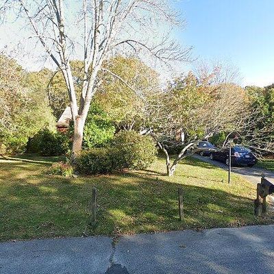 28 Wagon Ln, Hyannis, MA 02601