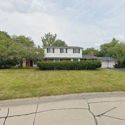 28056 Tavistock Trl, Southfield, MI 48034