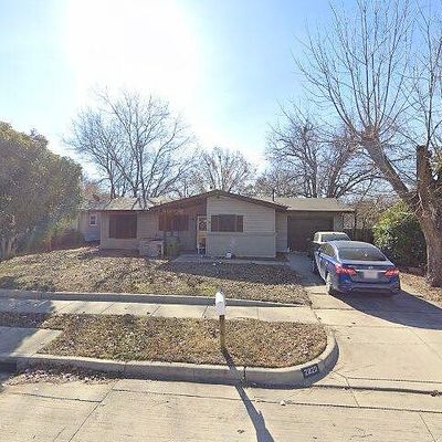 2820 Holiday Dr, Arlington, TX 76010