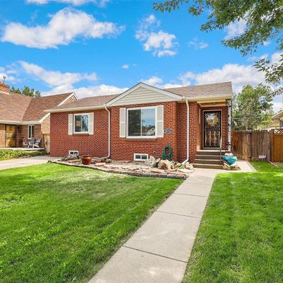 2836 N Glencoe St, Denver, CO 80207