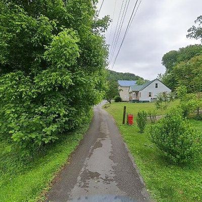 2855 Ky Route 1428, Hagerhill, KY 41222