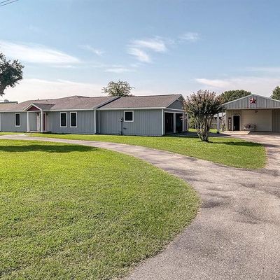 28599 Bunting Rd, Waller, TX 77484