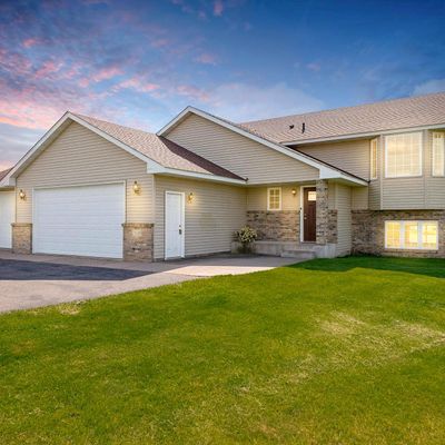 28600 Snow Goose Trl, Shafer, MN 55074