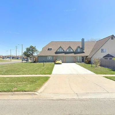 2900 Sw Arrowhead Rd, Topeka, KS 66614