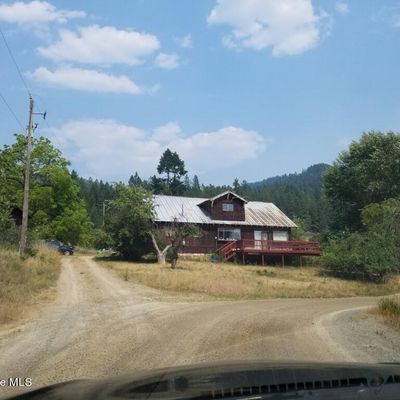 291 Scotts Rd, Priest River, ID 83856