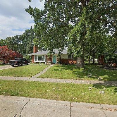 2952 Elmwood Ave, Trenton, MI 48183