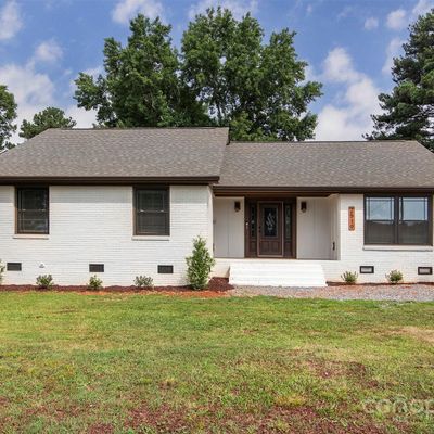 2519 Matthews Mint Hill Rd, Matthews, NC 28105