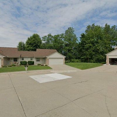 25291 Amber Ct, Chesterfield, MI 48051