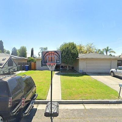 2704 Sunnydale St, Madera, CA 93637