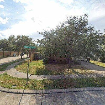 3234 Becker Glen St, Fresno, TX 77545