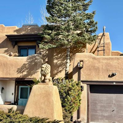 325 Spruce Ln, Taos, NM 87571