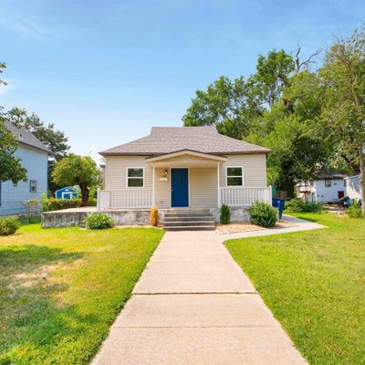 327 E 2 Nd St, Newton, KS 67114