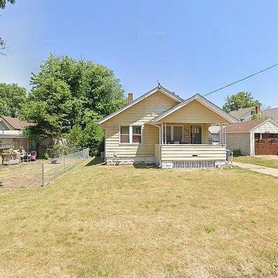 327 Charles St, Pekin, IL 61554