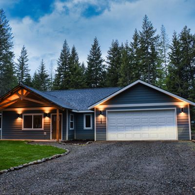 329 Hardy Loop, Bonners Ferry, ID 83805