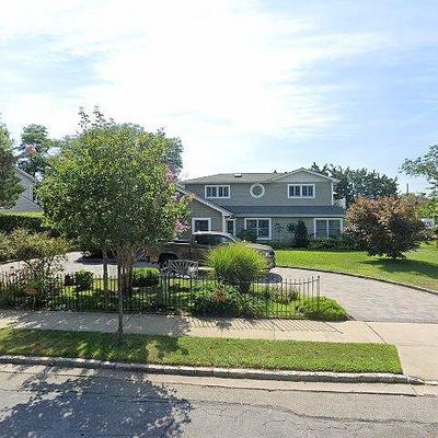 33 Highwater Ave, Massapequa, NY 11758