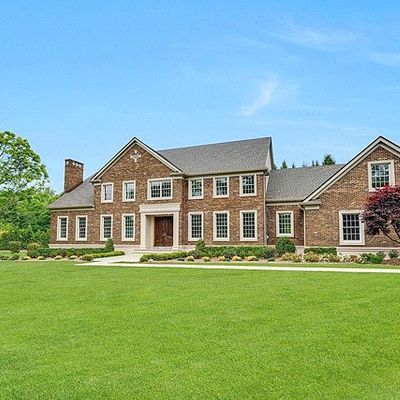 333 Mill Rd, Saddle River, NJ 07458