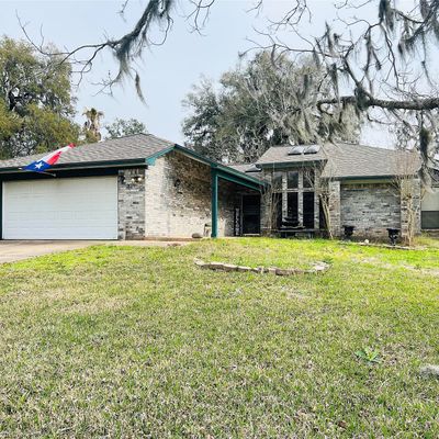 339 Freeman Blvd, West Columbia, TX 77486