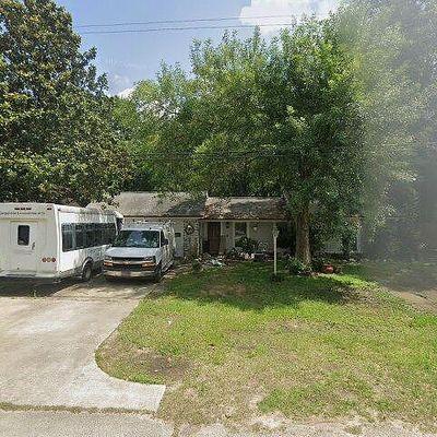 341 Maple Ln, Conroe, TX 77304