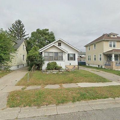 345 E Goulson Ave, Hazel Park, MI 48030