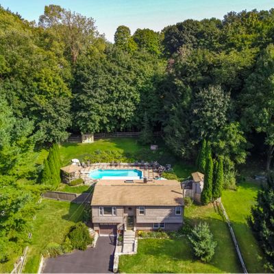 35 Kayview Ave, Bethel, CT 06801