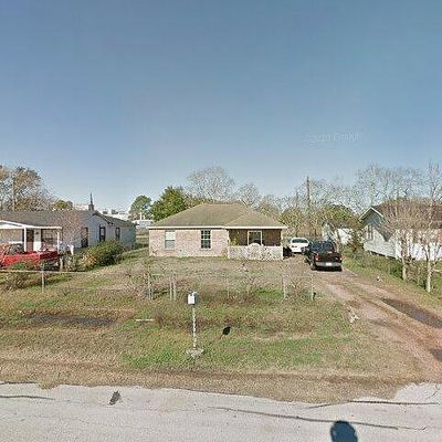 303 Guadalupe St, Eagle Lake, TX 77434