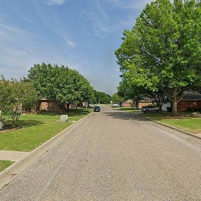 307 Circle Dr W, Lindsay, TX 76250