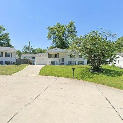 4 Chestnut Ct, Saint Peters, MO 63376