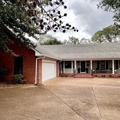 412 N Saint Matthew St, Carthage, MS 39051