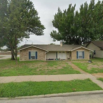 3529 Point East Dr, Mesquite, TX 75150