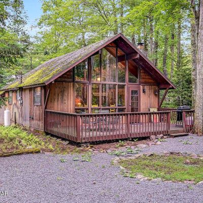 358 Canoe Brook Rd, Pocono Pines, PA 18350