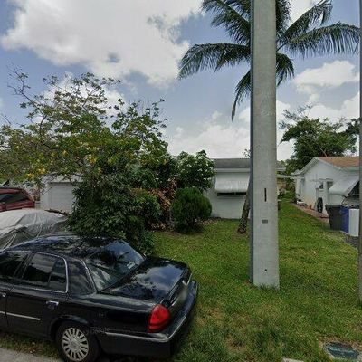 4827 Nw 43 Rd Ct, Lauderdale Lakes, FL 33319