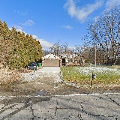 48511 Sugarbush Rd, Chesterfield, MI 48047