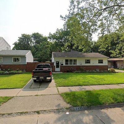 4921 Walker St, Wayne, MI 48184