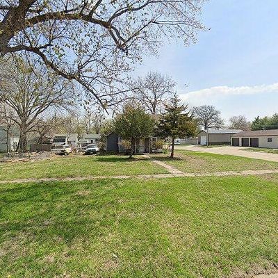 522 S Vine St, Mead, NE 68041