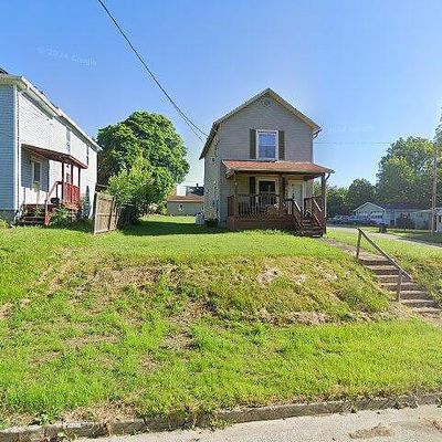 524 E Clark St, East Palestine, OH 44413