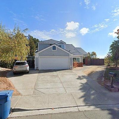 557 Primrose Ln, Benicia, CA 94510