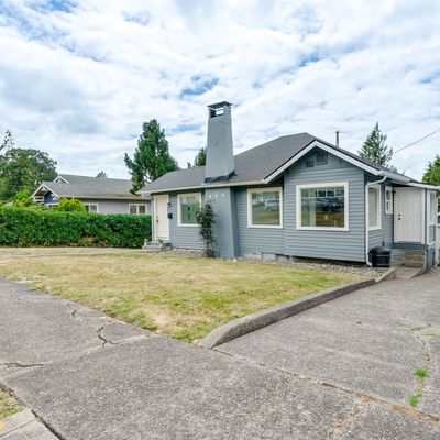 561 Se Washington Ave, Chehalis, WA 98532